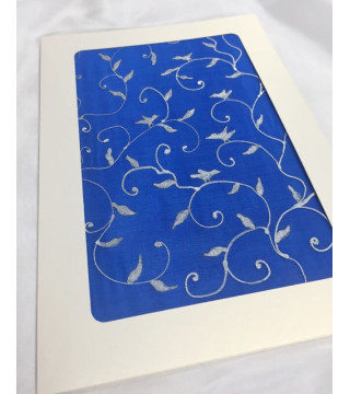 "Titkos madárkák" Kék-ezüst inda mintás selyem képeslap